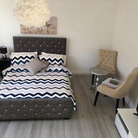 Beautiful Large Room In London Flat Esterno foto