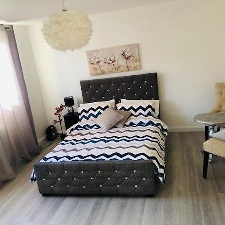 Beautiful Large Room In London Flat Esterno foto