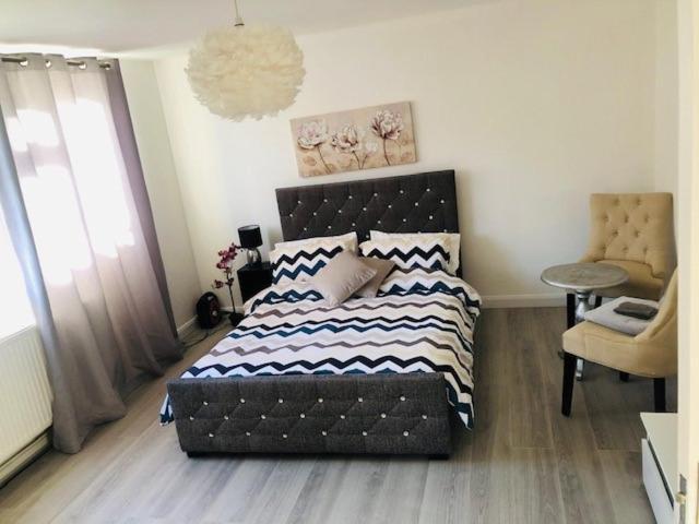 Beautiful Large Room In London Flat Esterno foto